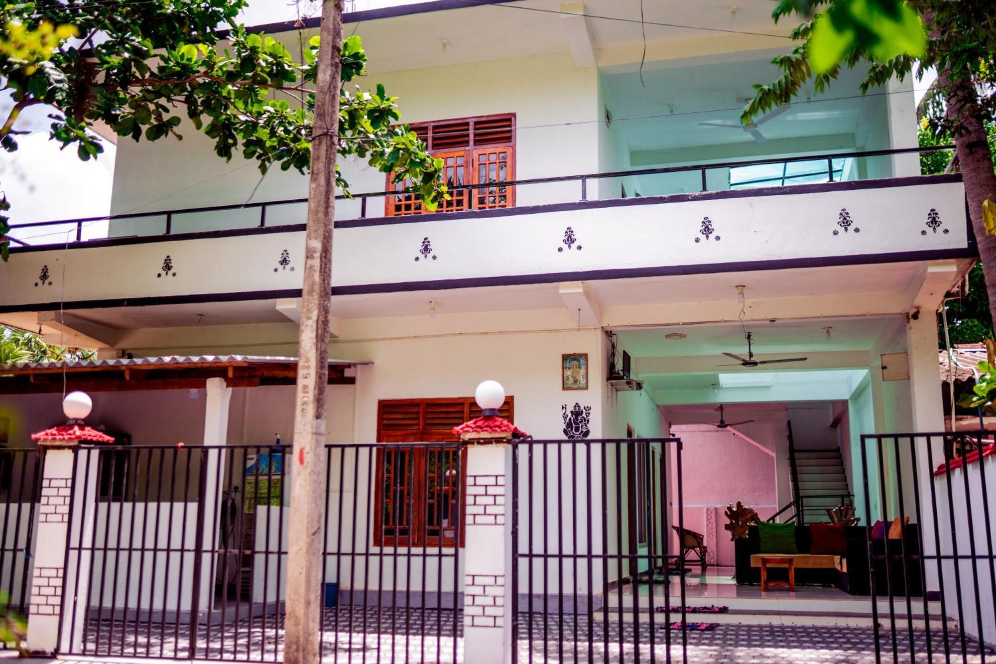 Hilton Cottage Trincomalee Exterior photo